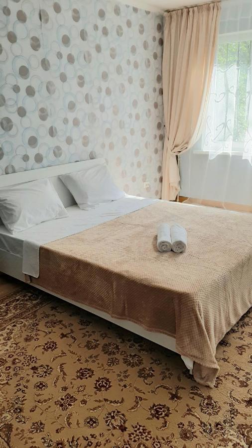 Apartment уютная трешка в центре Almaty